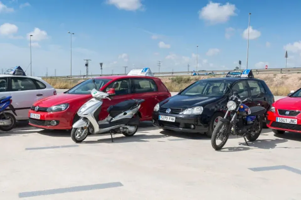 Autoescuelas Siglo XXI: Formación vial · Alicante · Sant Joan